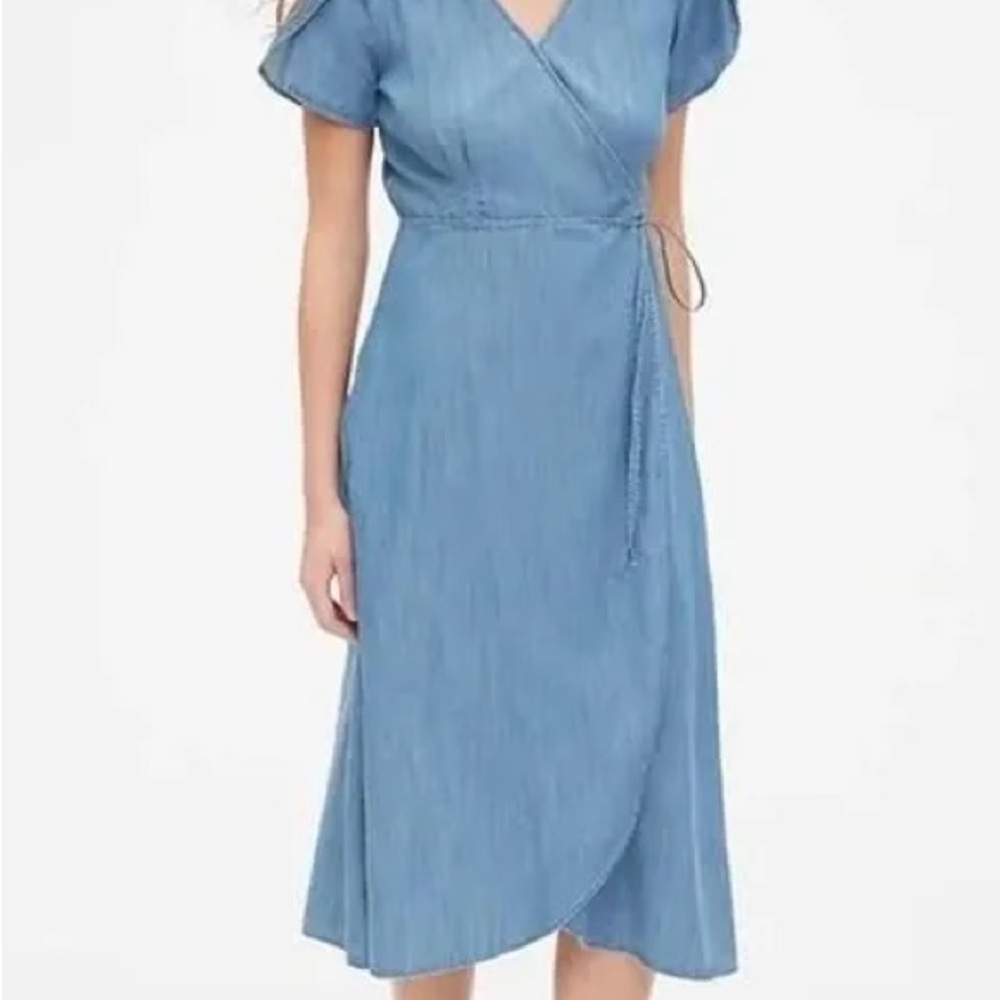 GAP Chambray Tie-Waist Midi Dress in Light Blue